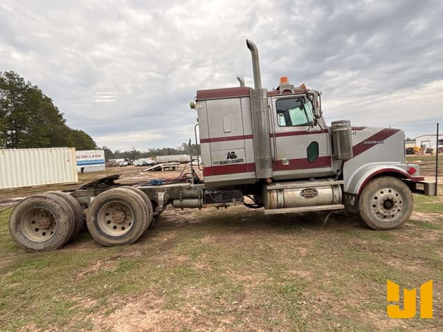 Image of Western Star 4900 equipment image 4