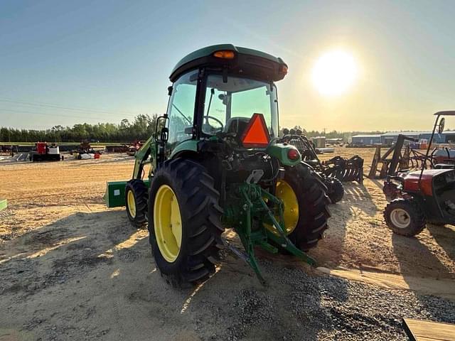 Image of John Deere 4052R equipment image 2