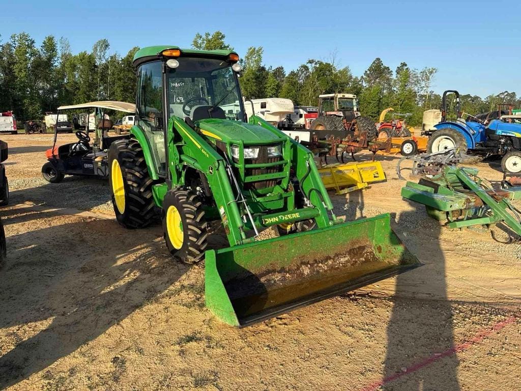Main image John Deere 4052R