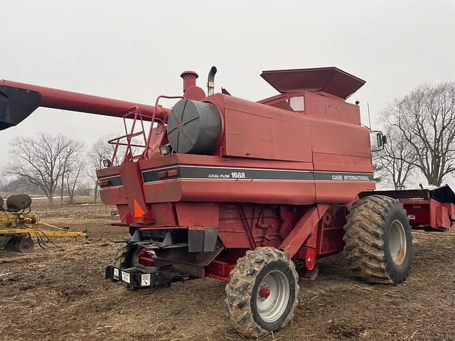 Image of Case IH 1688 equipment image 2