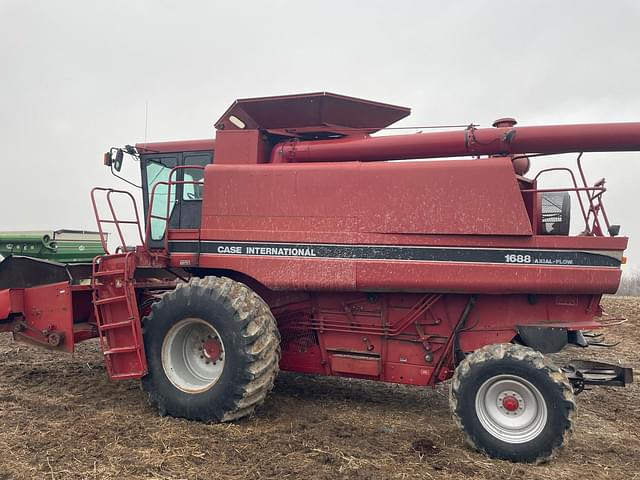 Image of Case IH 1688 equipment image 3