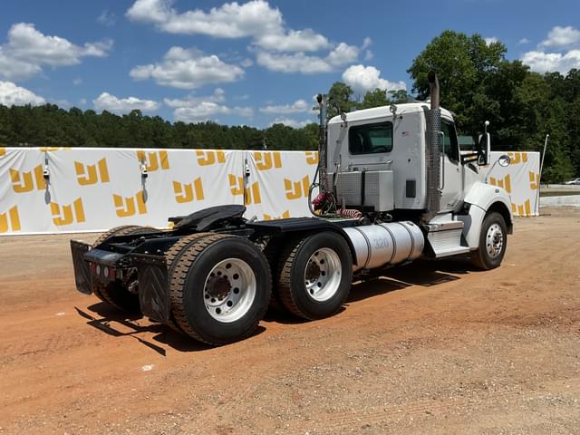 Image of Kenworth T880 equipment image 4