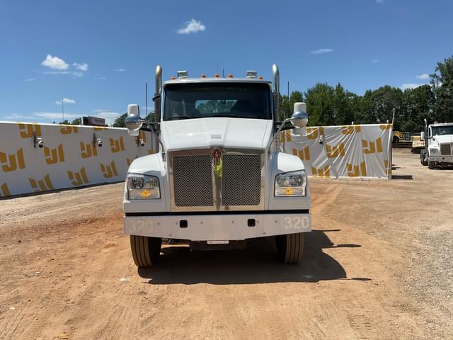 Image of Kenworth T880 equipment image 1