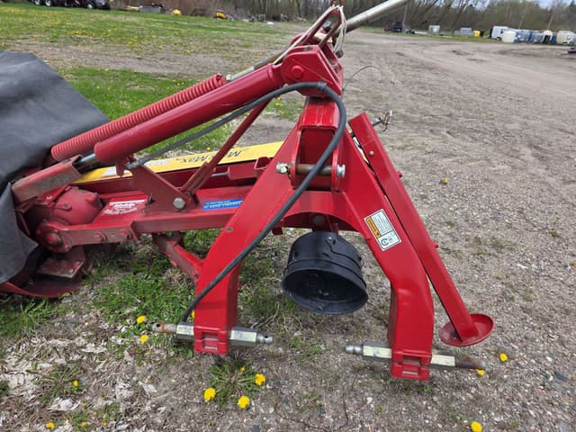 Image of New Holland H6740 equipment image 2