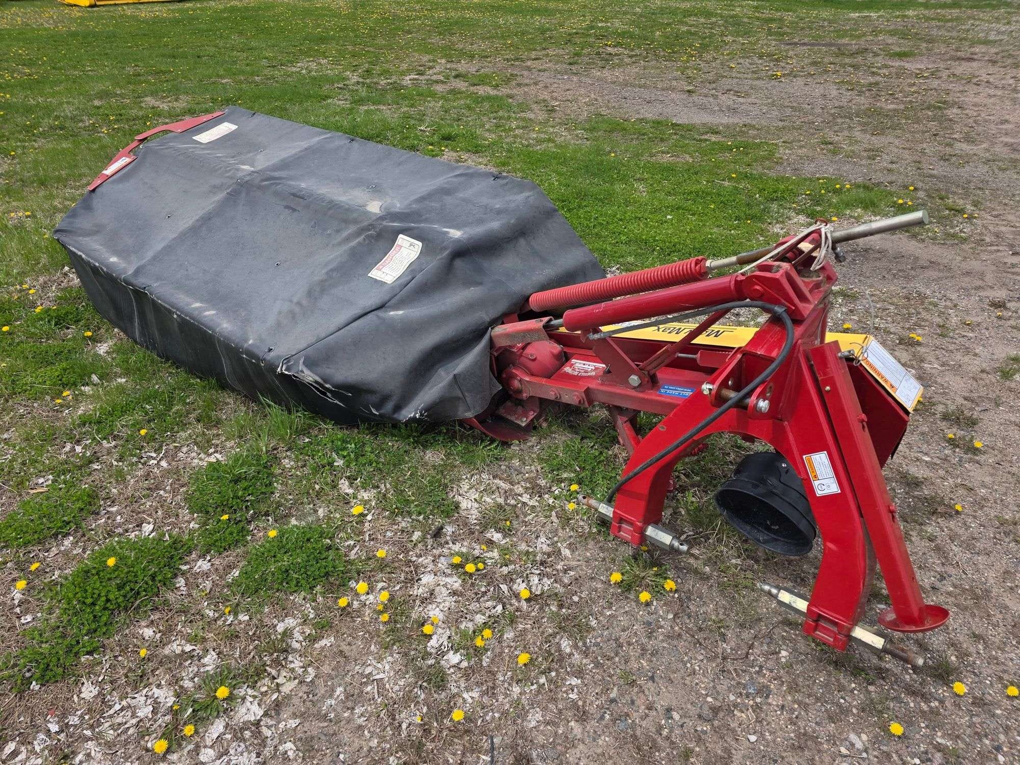 2018 New Holland H6740 Equipment Image0