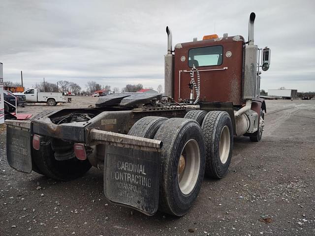 Image of Peterbilt 378 equipment image 4