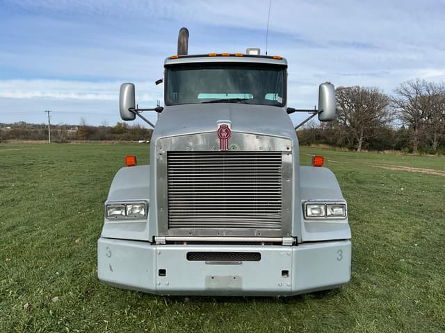 Image of Kenworth T8 equipment image 1