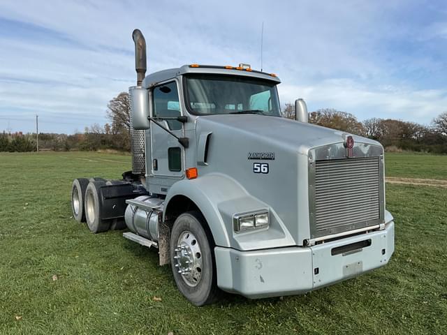 Image of Kenworth T8 equipment image 2