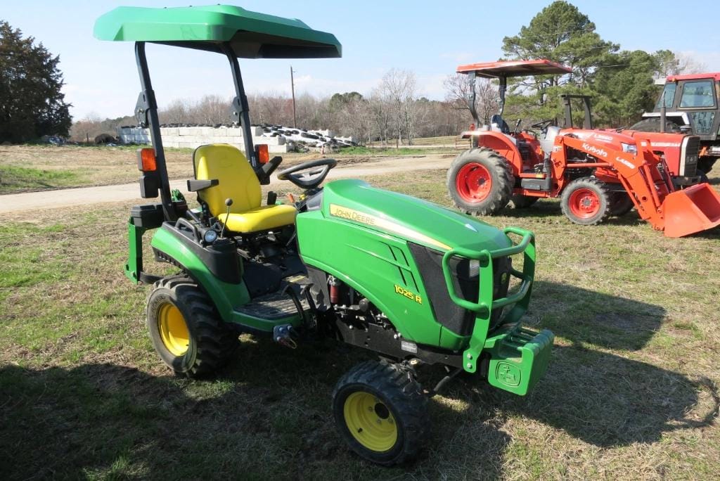John Deere 1025R Equipment Image0