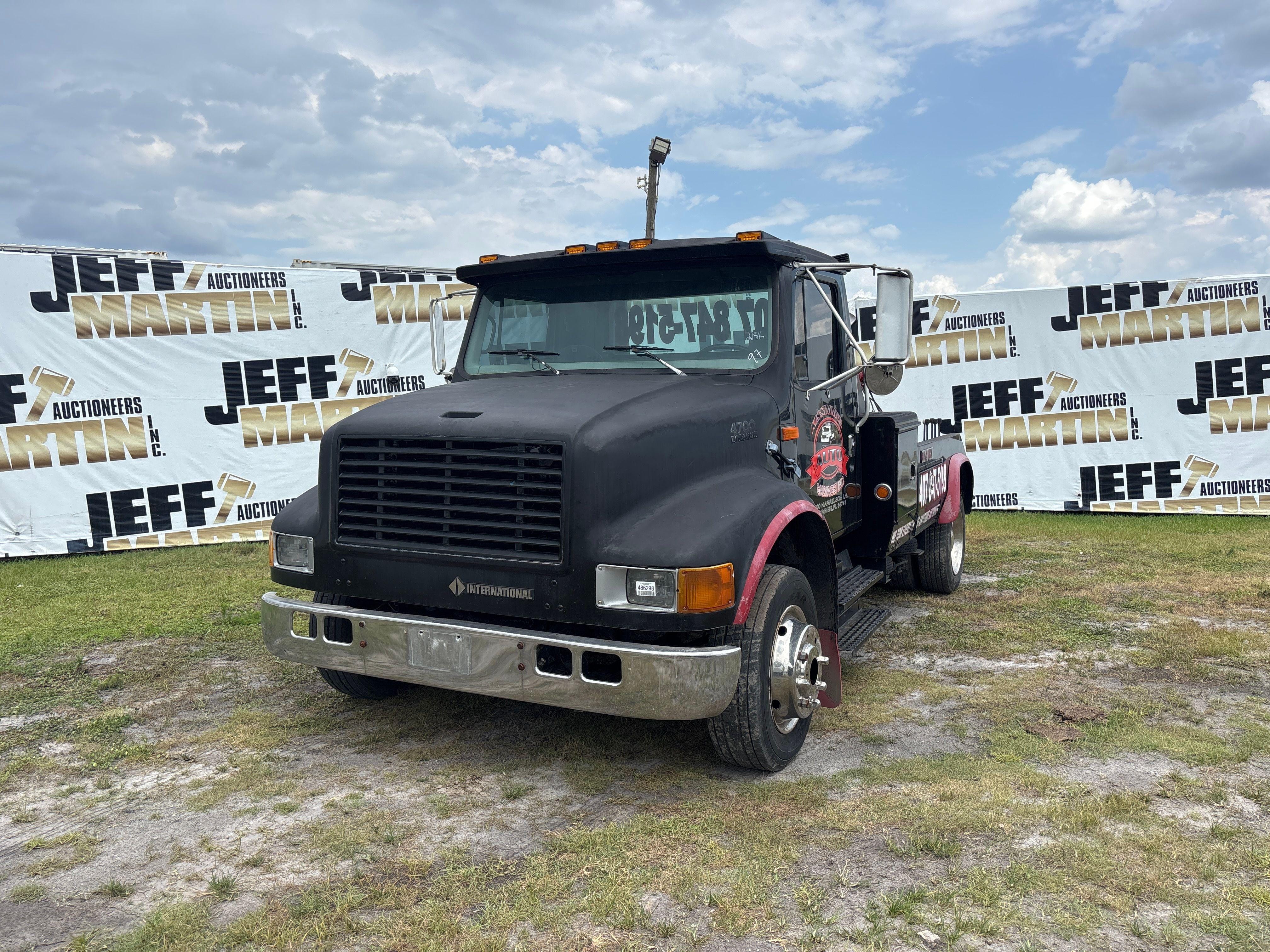 Main image International 4700