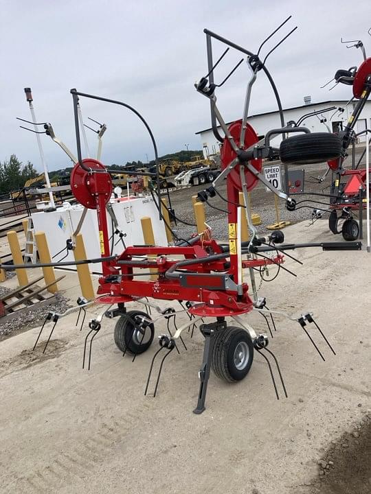 Image of Massey Ferguson TD524 equipment image 3