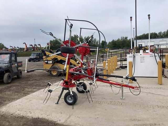 Image of Massey Ferguson TD524 equipment image 4
