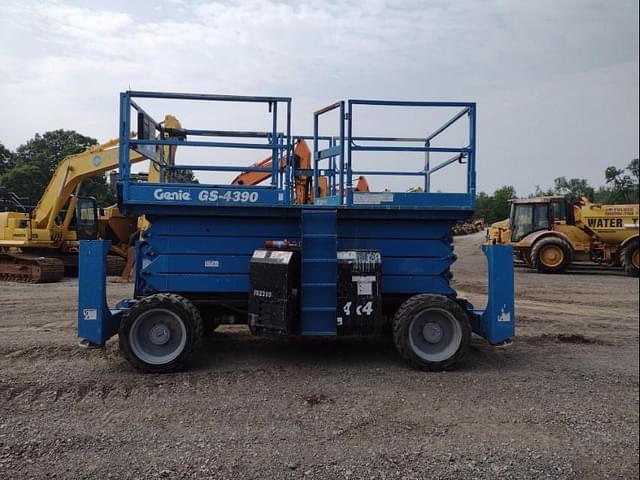 Image of Genie GS-4390 equipment image 2