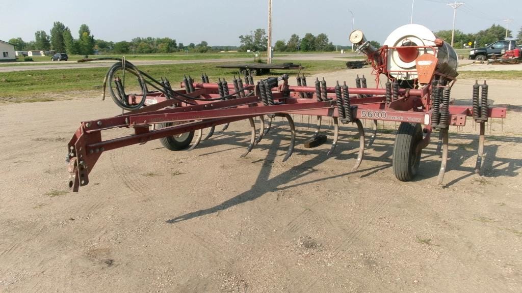 Main image Case IH 5600