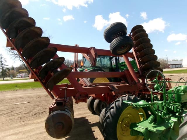 Image of Massey Ferguson 730 equipment image 3