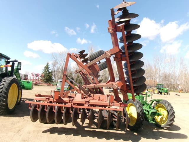 Image of Massey Ferguson 730 equipment image 4