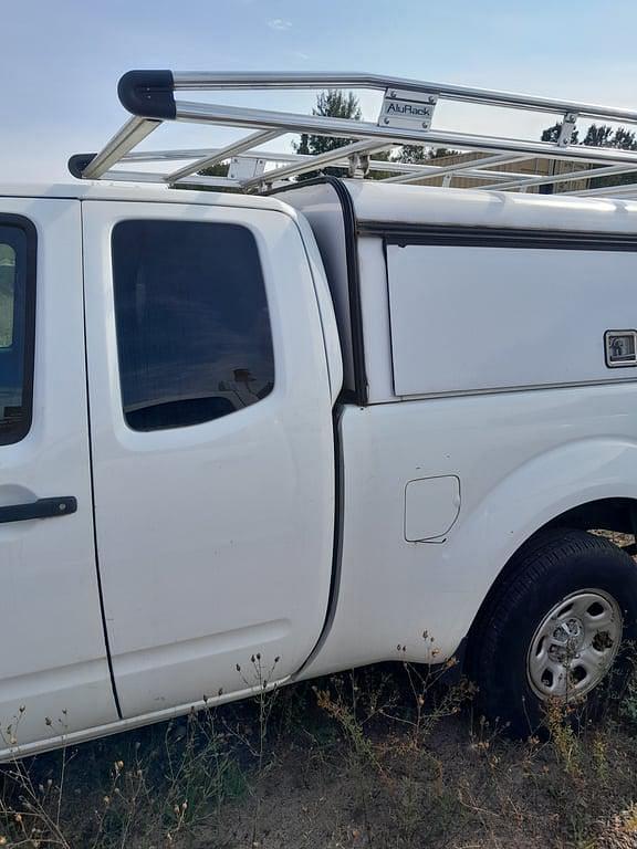 Image of Nissan Frontier equipment image 2