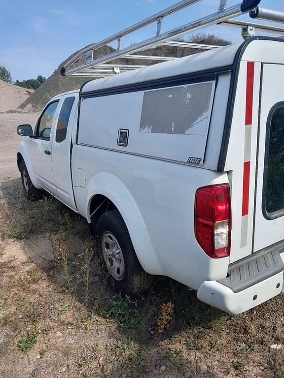 Image of Nissan Frontier equipment image 4