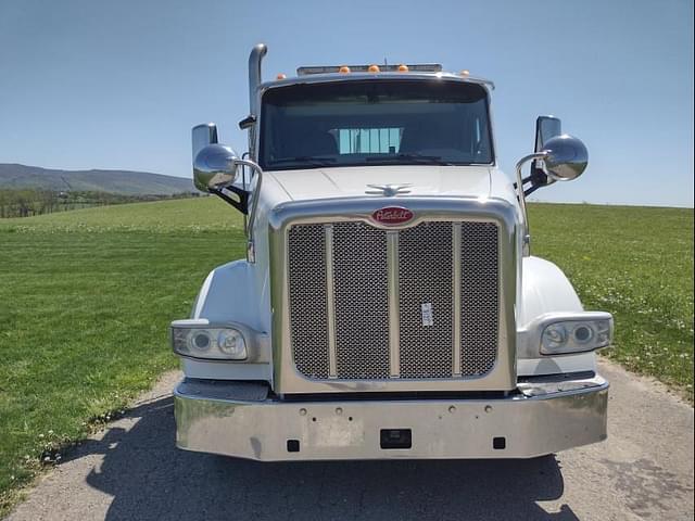 Image of Peterbilt 567 equipment image 1