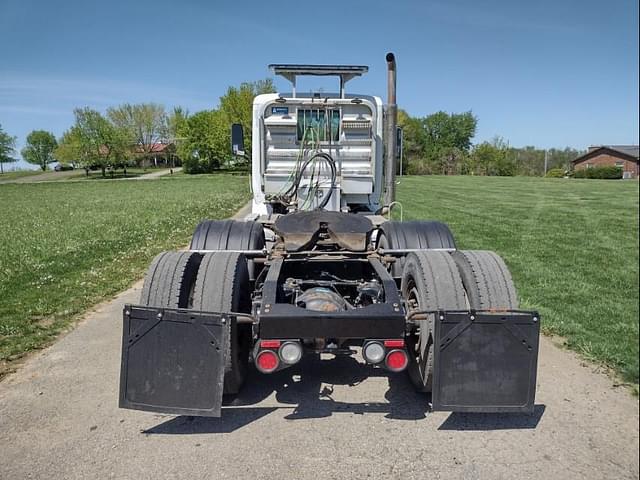 Image of Peterbilt 567 equipment image 3