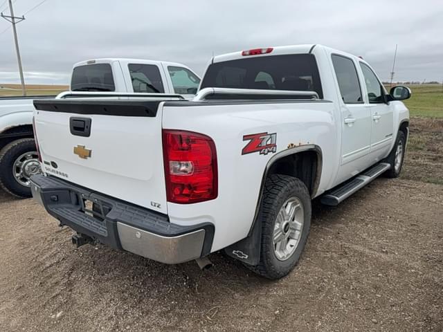 Image of Chevrolet 1500 equipment image 3