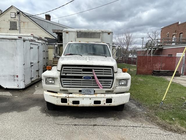 Image of Ford F-600 equipment image 1