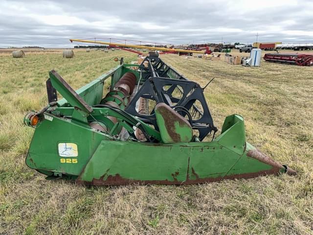 Image of John Deere 925 equipment image 1