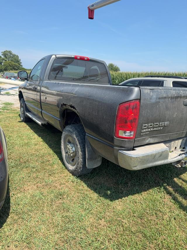 Image of Dodge Ram 2500 equipment image 3