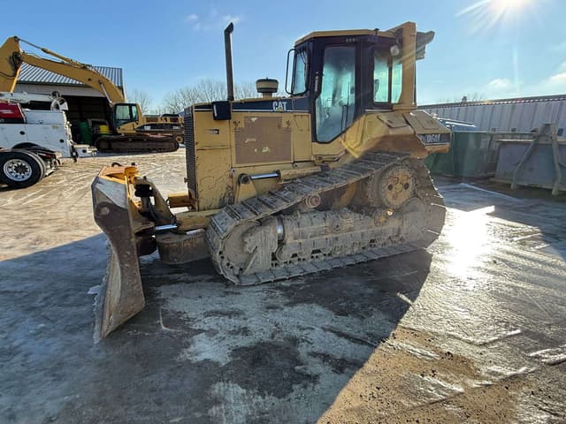 Image of Caterpillar D6M XL equipment image 3