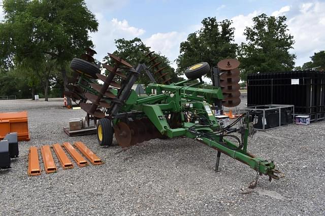 Image of John Deere 637 equipment image 1