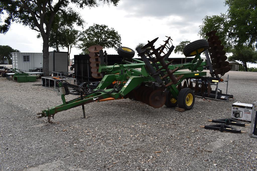 Image of John Deere 637 Primary image