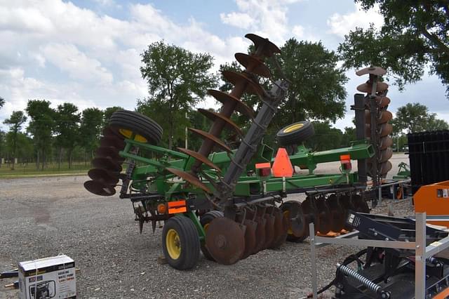 Image of John Deere 637 equipment image 4
