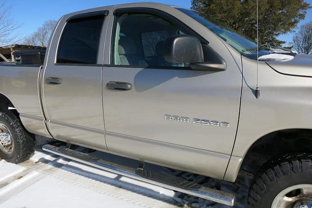 Image of Dodge Ram 2500 equipment image 3