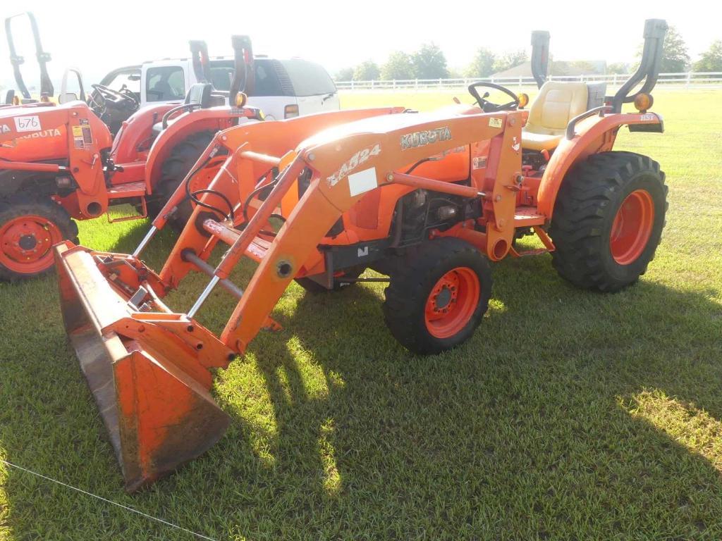 Image of Kubota L3800 Primary image