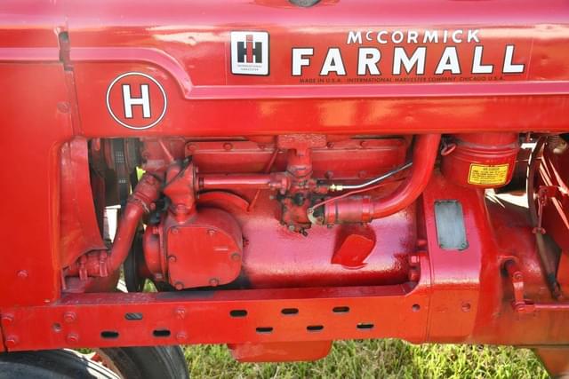 Image of Farmall H equipment image 3
