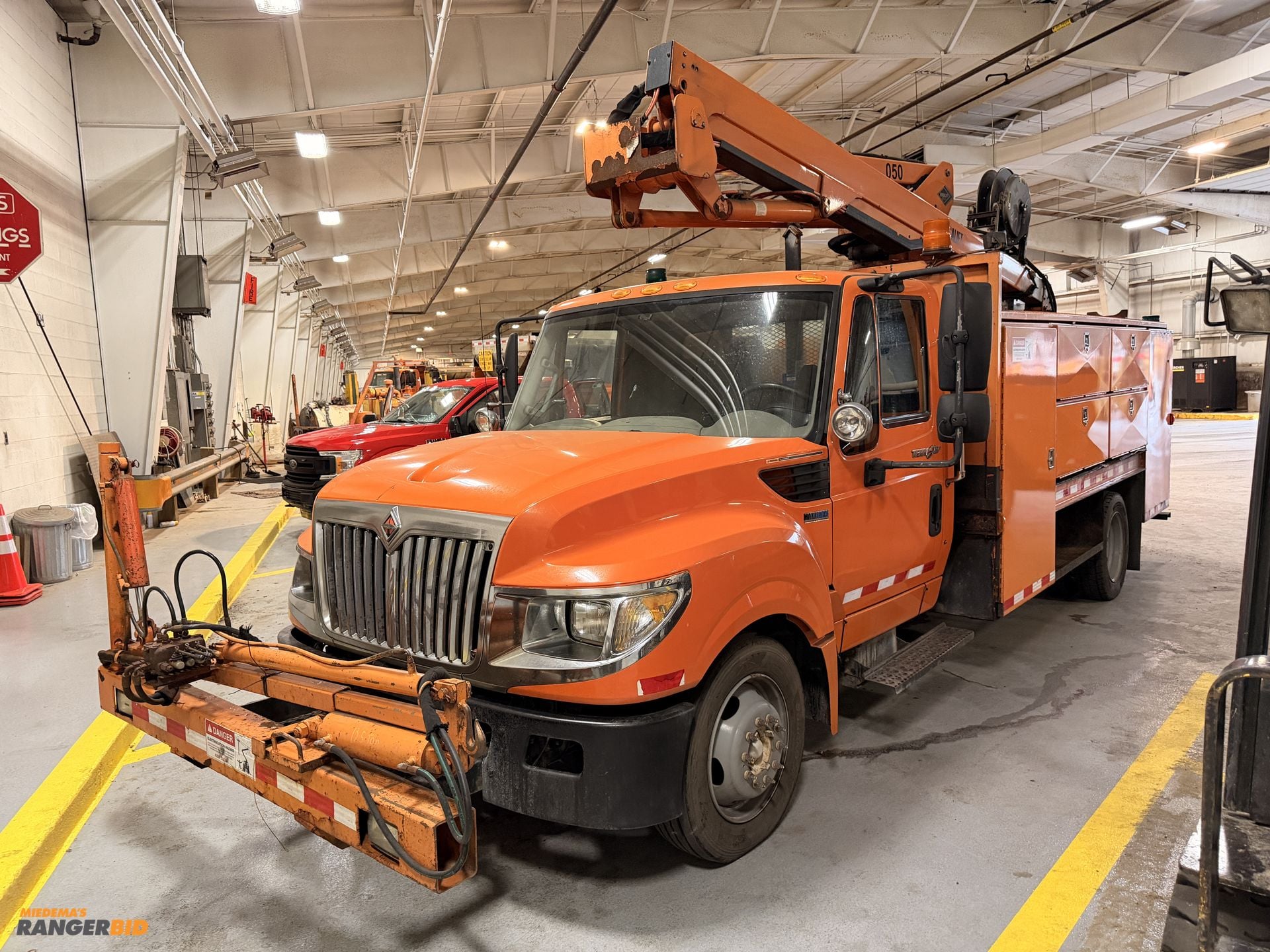 2013 International Terra Star Equipment Image0