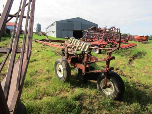 Image of International Harvester 710 equipment image 4
