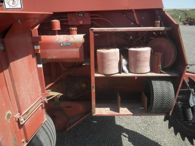 Image of Hesston 565A equipment image 4