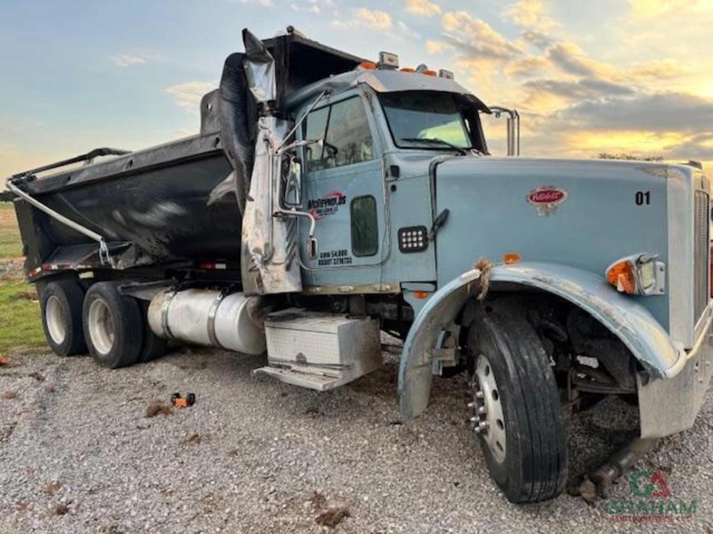 Image of Peterbilt 365 Primary image