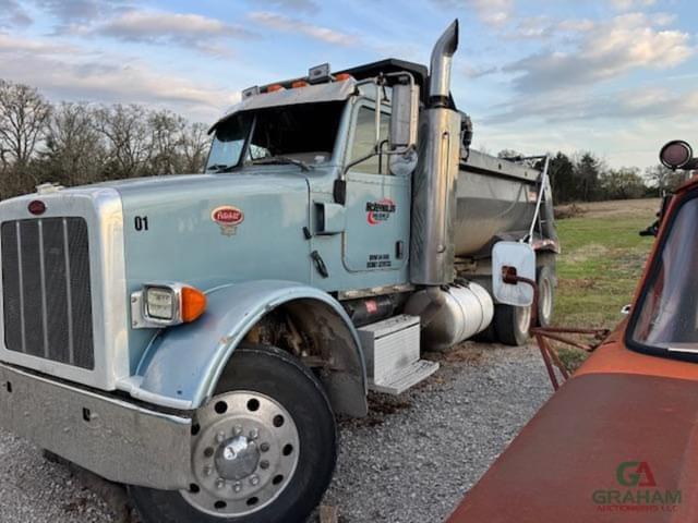 Image of Peterbilt 365 equipment image 2