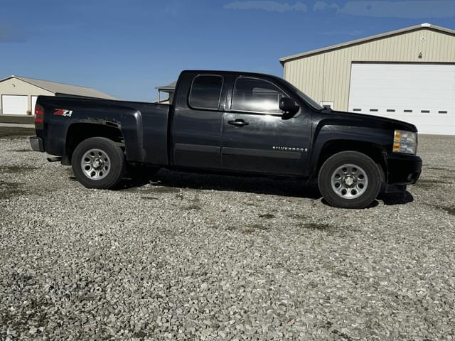 Image of Chevrolet 1500 equipment image 1