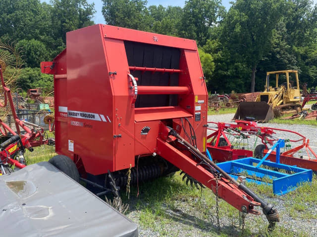 Image of Massey Ferguson 1745 equipment image 2