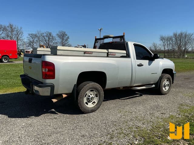 Image of Chevrolet 2500HD equipment image 4