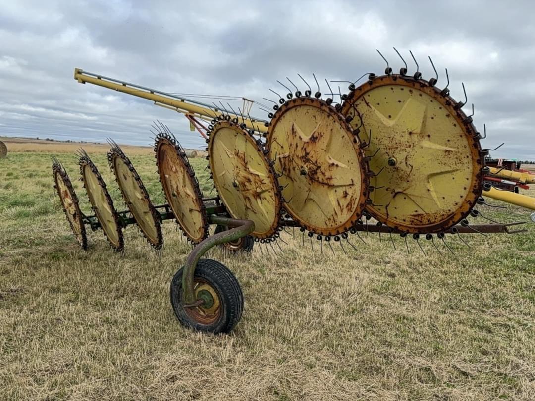 Image of John Deere 567 Primary image