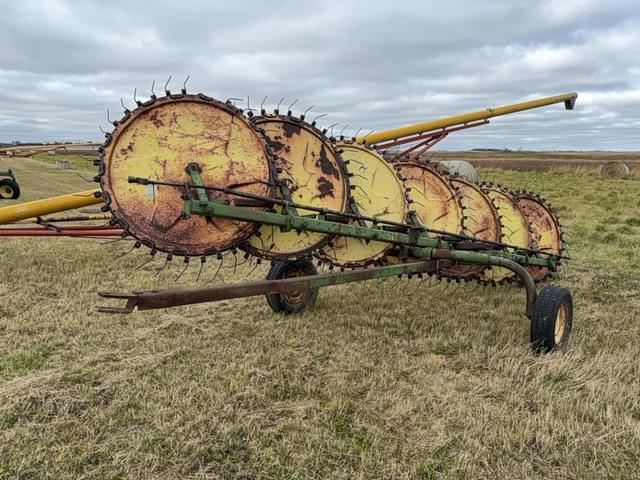 Image of John Deere 567 equipment image 3