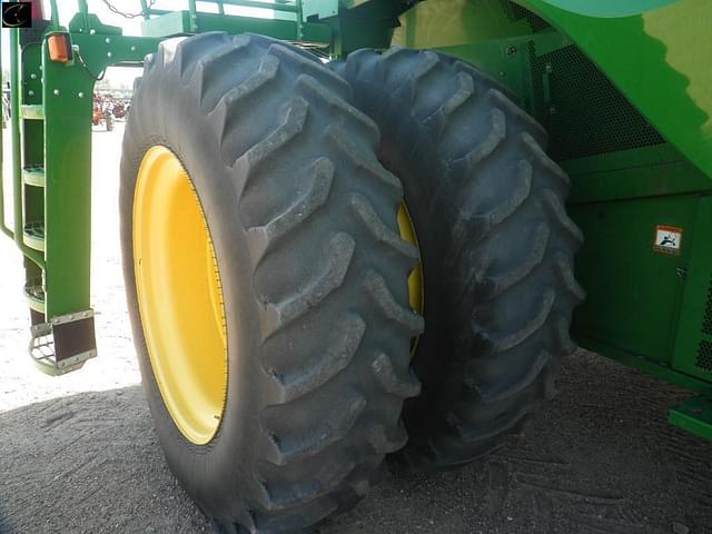Thumbnail image John Deere S680 46