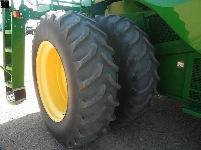 Thumbnail image John Deere S680 5