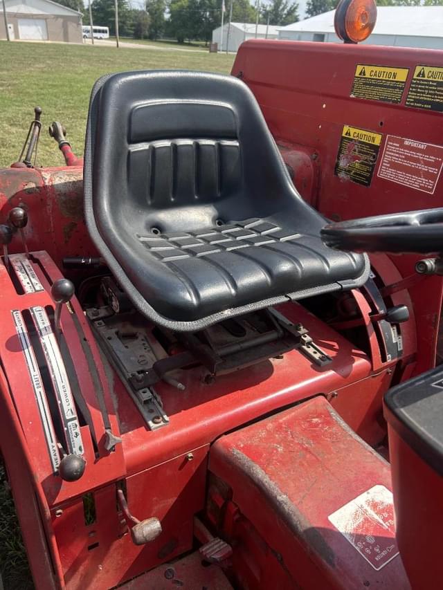 Image of International Harvester 674 equipment image 3