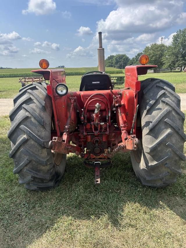 Image of International Harvester 674 equipment image 4