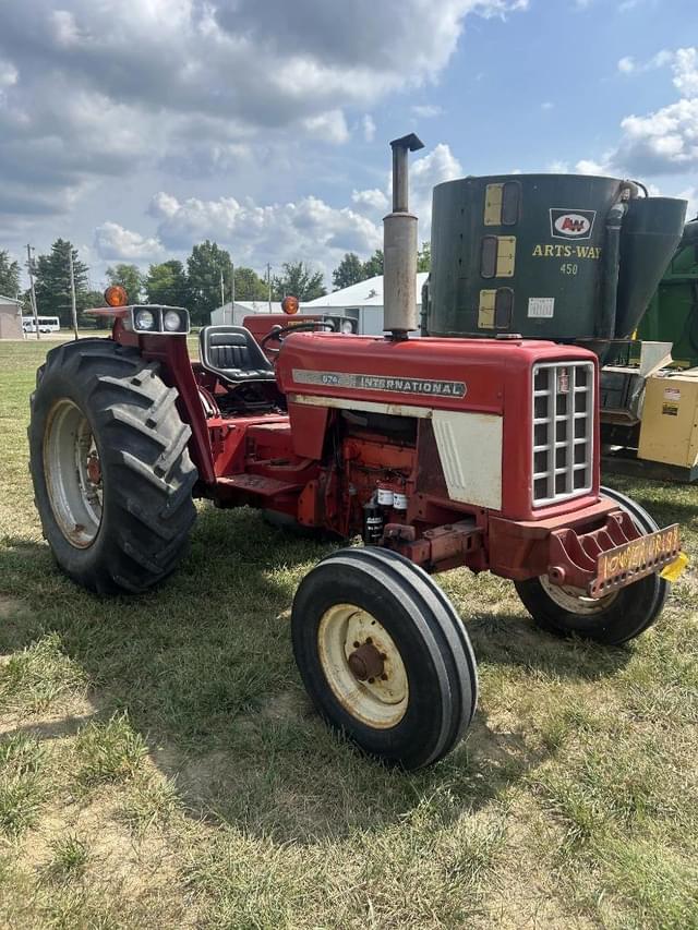 Image of International Harvester 674 equipment image 1